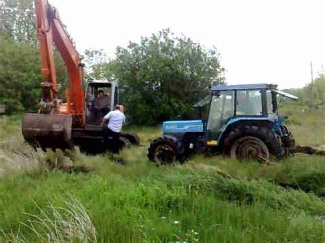 A Reliable Tractor Rescues A Town From Disaster The Tractor Saves The Day (Herbster Readers: The First Day Of School)