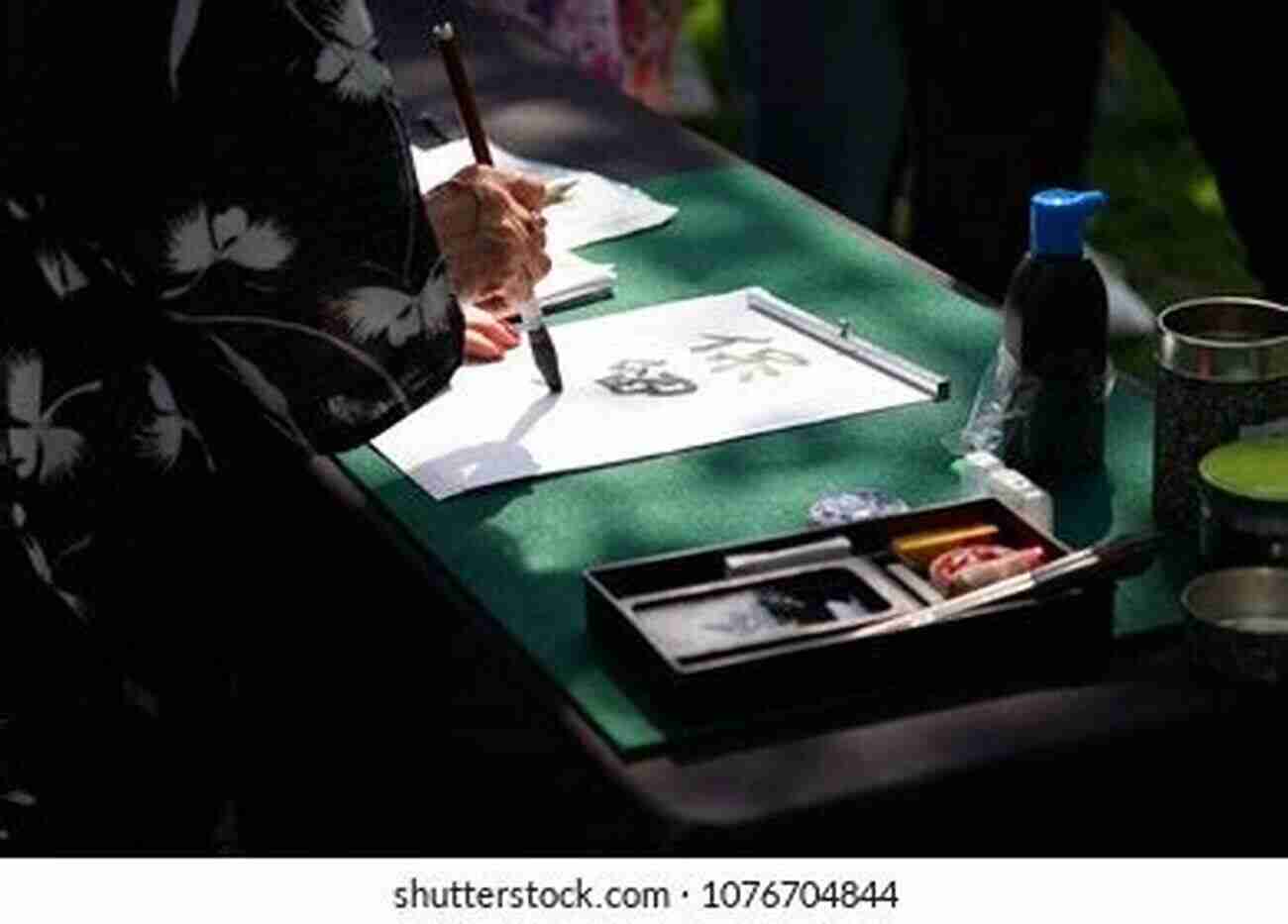 A Person Demonstrating Japanese Calligraphy Using A Brush And Ink 30 Arts Of Edo Tokyo: A Guide To The Best Hands On Cultural Experiences In Japan (Japan Travel Guide 4)