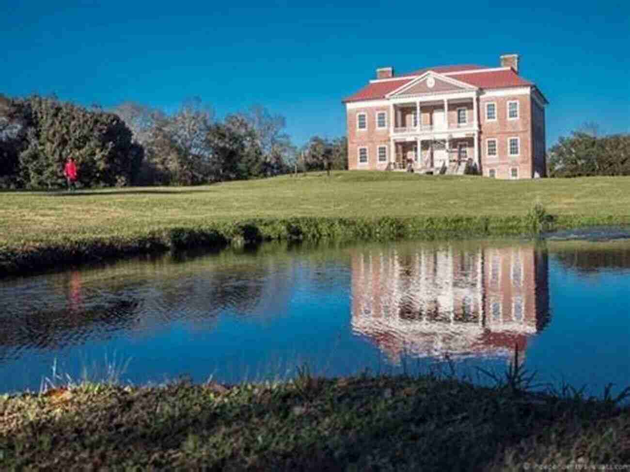 Charleston Plantation Still Waters (Low Country 1)