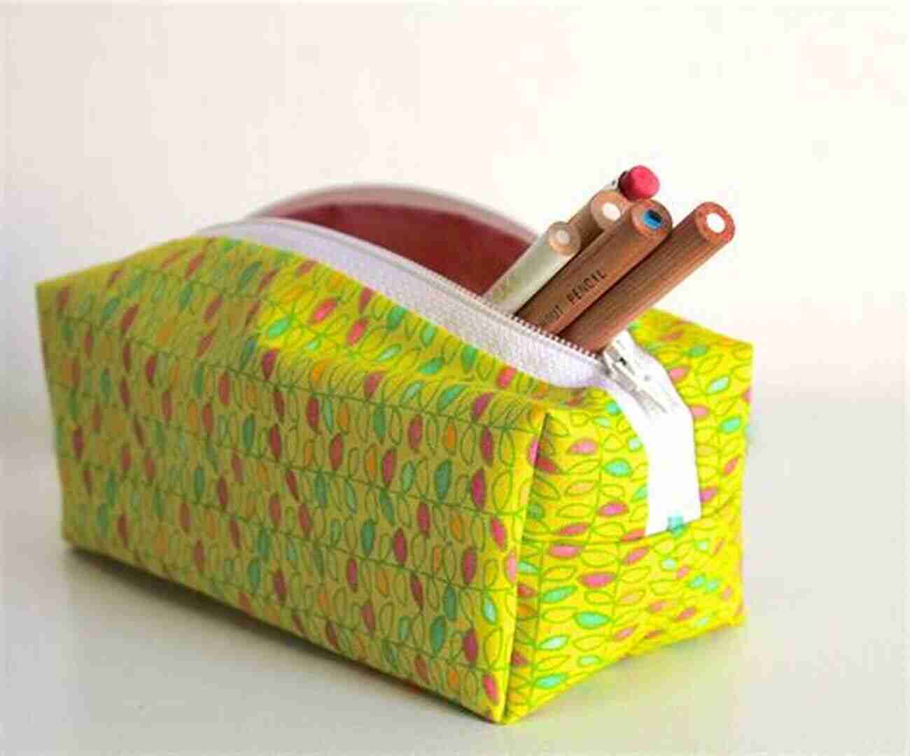 DIY Fabric Pencil Case Fat Quarter: Bags Purses: 25 Projects To Make From Short Lengths Of Fabric