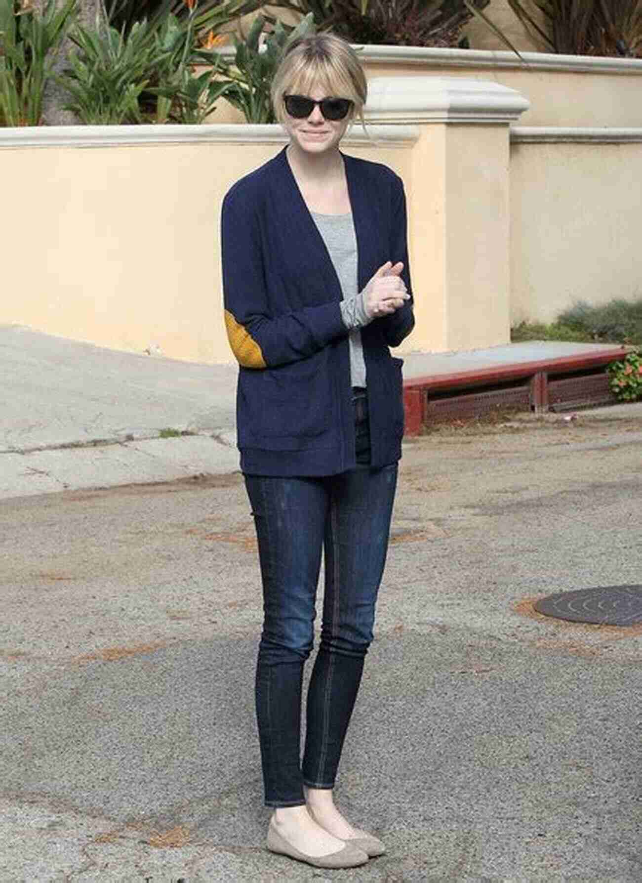 Emma Stone Wearing A Glamorous Cardigan Vintage Hollywood Knits: Knit 20 Glamorous Sweaters As Worn By The Stars