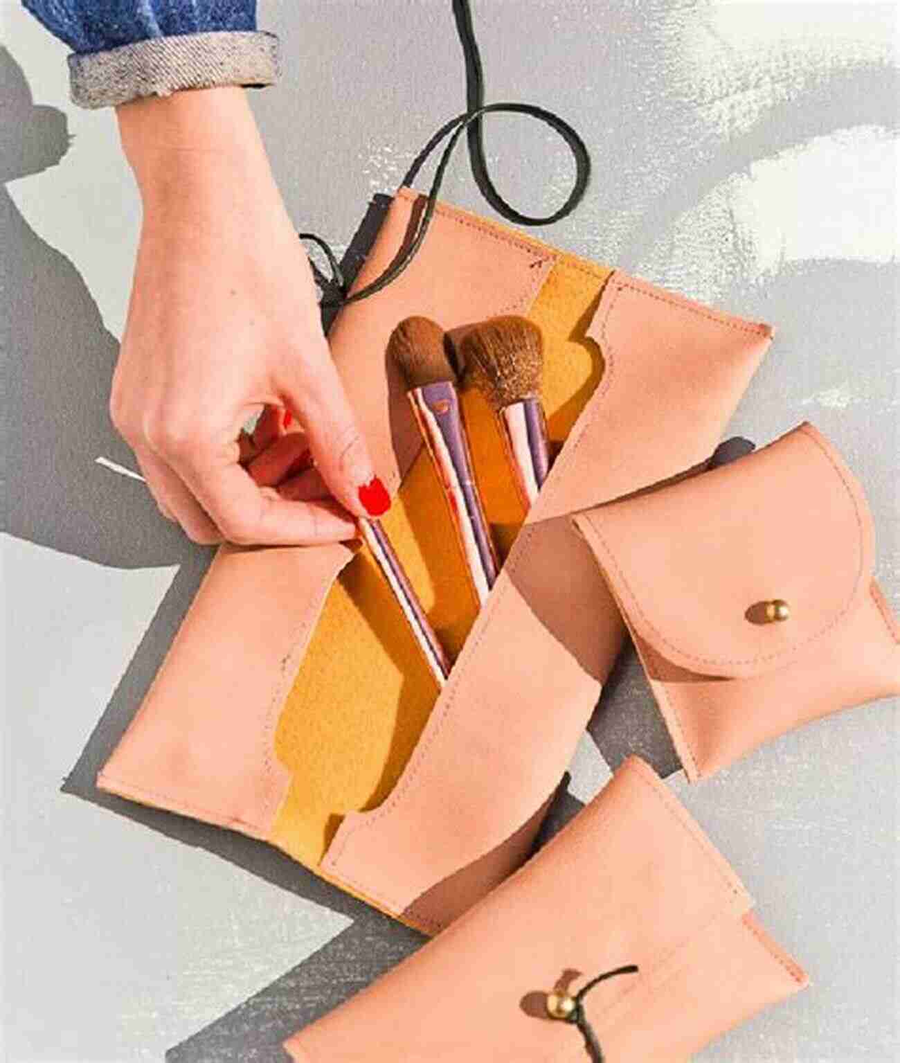 Leather Wallet Handmade Leather Craft Projects: Mind Blowing Leather Craft Ideas With Detailed Instructions