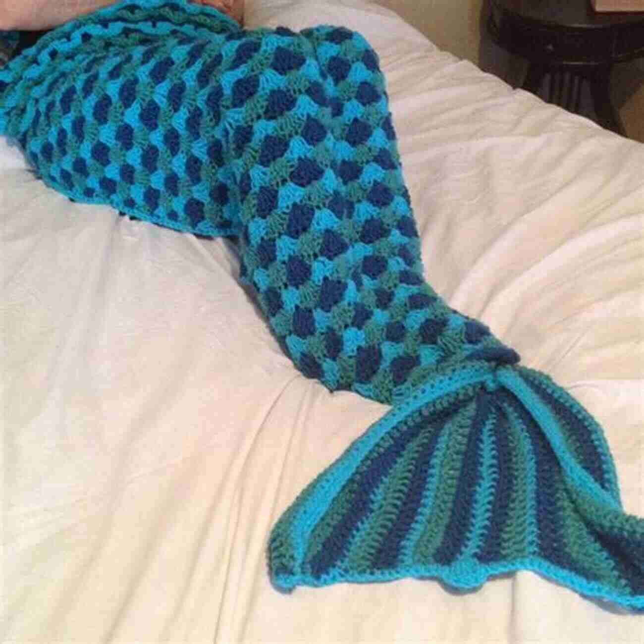 Marvelous Mermaid Tail Blanket Knitting Pattern Threshold Picture Guides 26 POLES AND GRIDWORK: 22 More Outrageously Unique Knitting Patterns (Threshold Picture Guides 26)