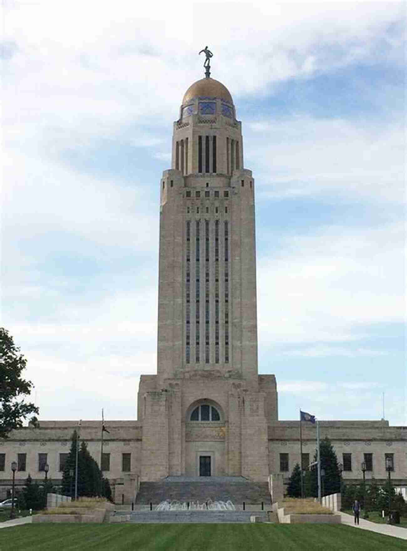 Nebraska State Capitol Building A Walking Tour Of Lincoln Nebraska (Look Up America Series)