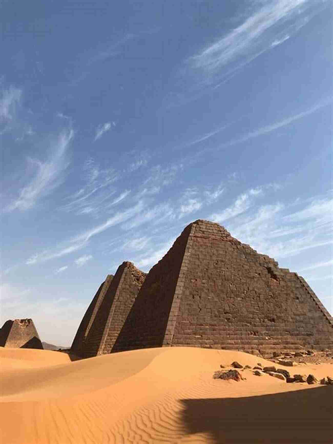 Pyramids Of Meroe Sudan Travel Guidebook: A Complete Guide For Traveling To Sudan