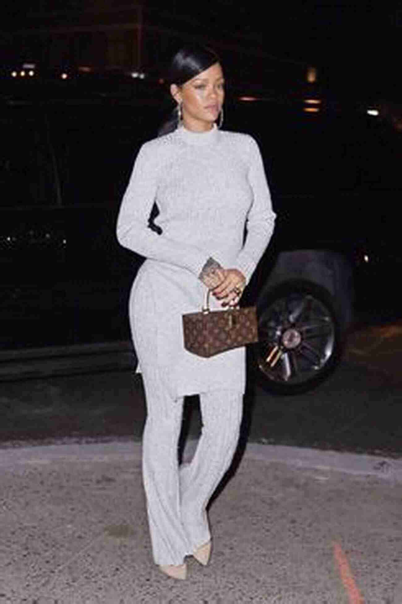 Rihanna Wearing A Glamorous Turtleneck Vintage Hollywood Knits: Knit 20 Glamorous Sweaters As Worn By The Stars