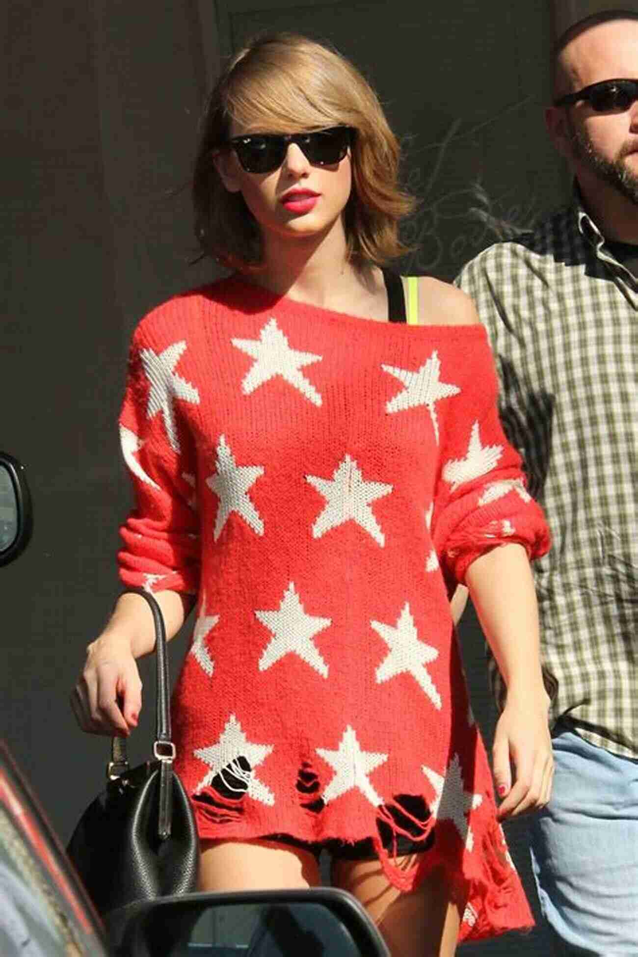 Taylor Swift Wearing A Glamorous Sweater Vintage Hollywood Knits: Knit 20 Glamorous Sweaters As Worn By The Stars