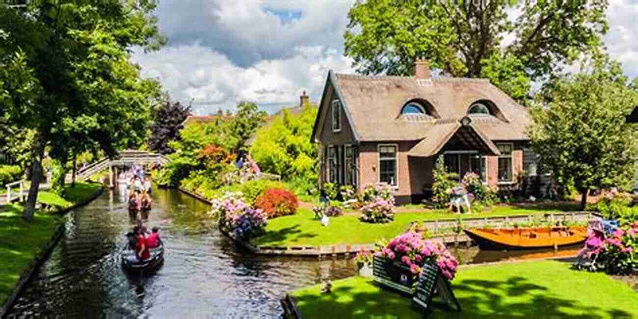 The Charming Village Of Giethoorn The Netherlands Travel Guide With 100 Landscape Photos