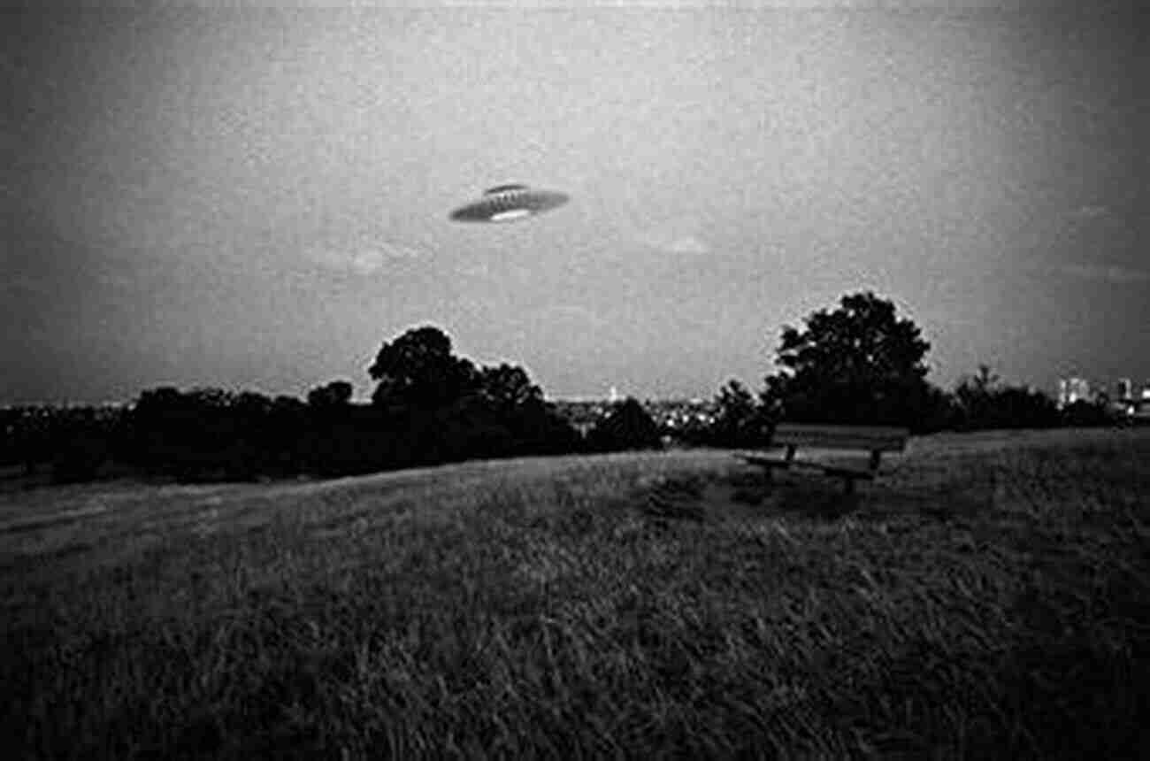 UFO Hovering Over Zimbabwe UFOs Humanoids And Strange Phenomena Of Africa Asia And The Middle East